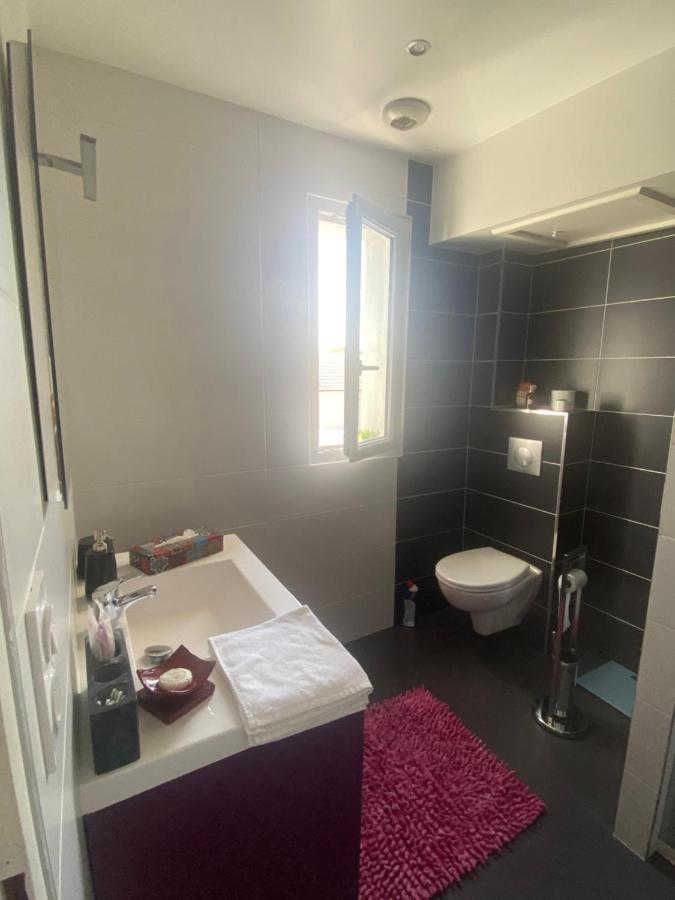 Chambre Avec Salle De Bain Privee Dans Maison Bourges Exterior foto