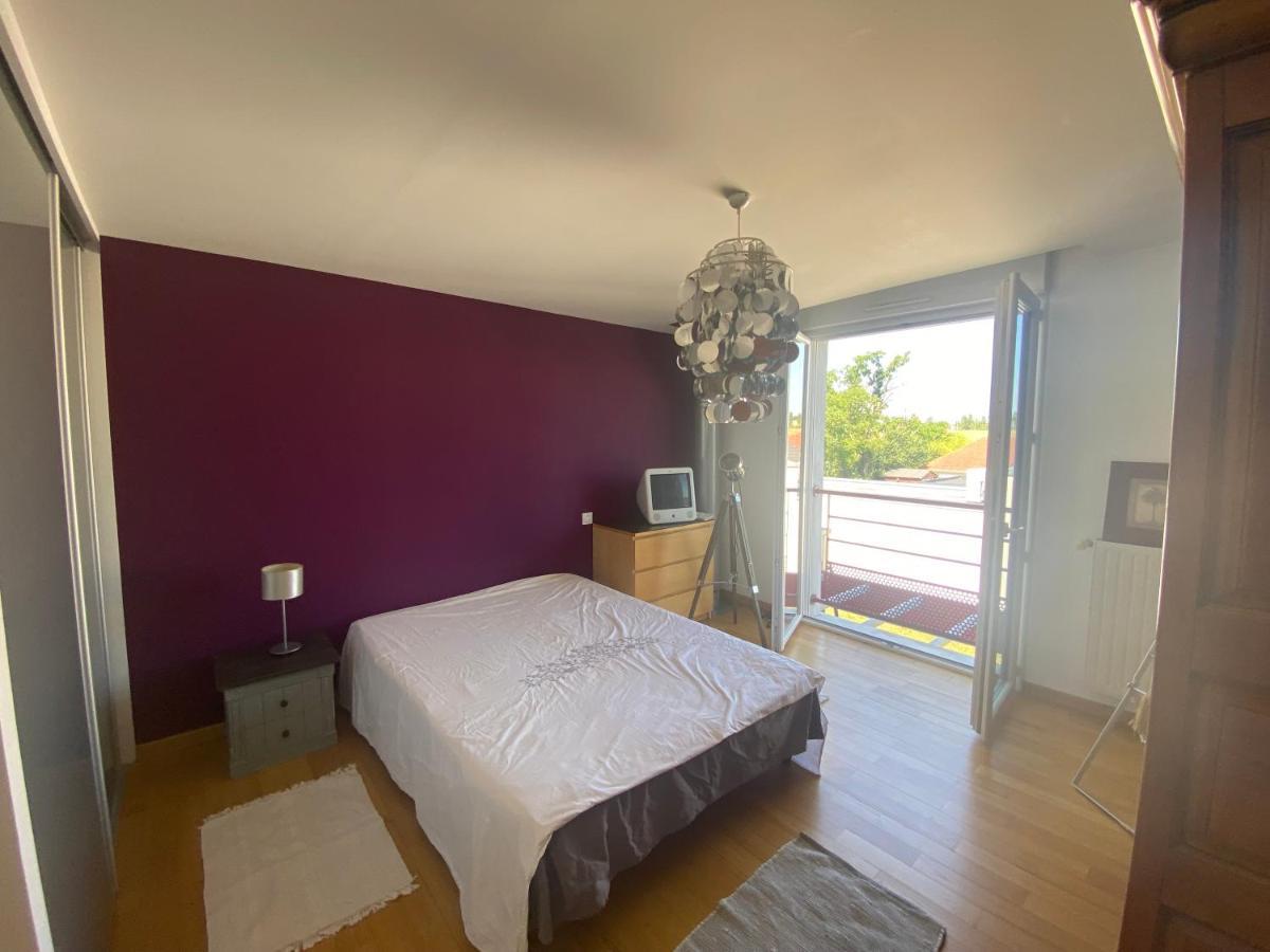 Chambre Avec Salle De Bain Privee Dans Maison Bourges Exterior foto